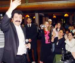 26 aralık 2005 almanya - münih konseri.gif